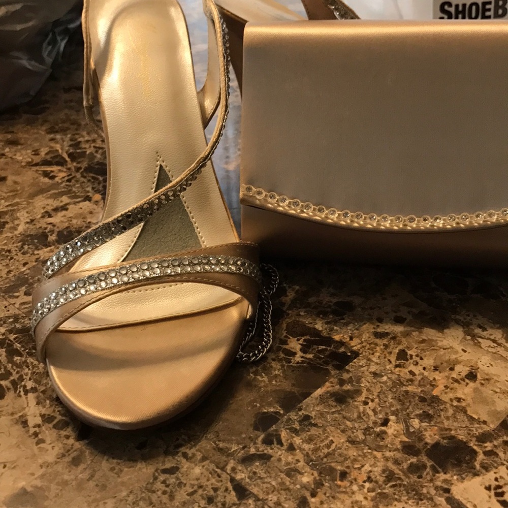 Heels and matching purse bundle